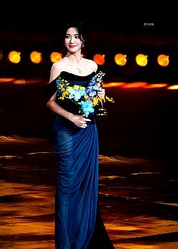 Lu Yuxiao image 4 of 4