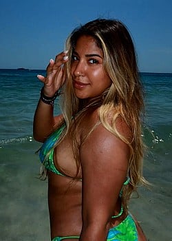 Luana Carvalho image 2 of 4
