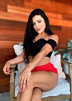 Luana Tomaz image 2 of 2
