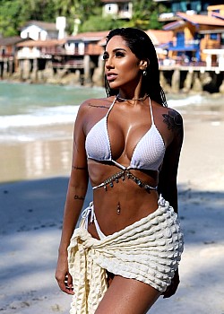 Luanna Freitas image 2 of 4