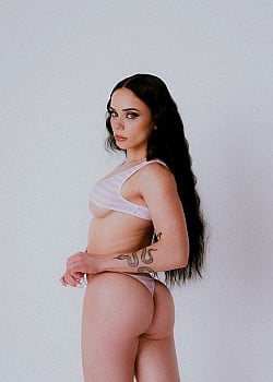 Lucia Rossi image 3 of 4