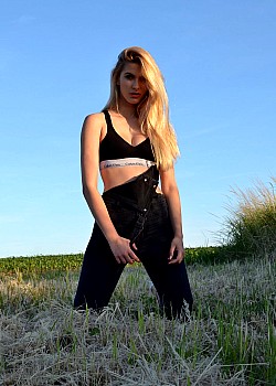 Lucie Neknezova image 2 of 2