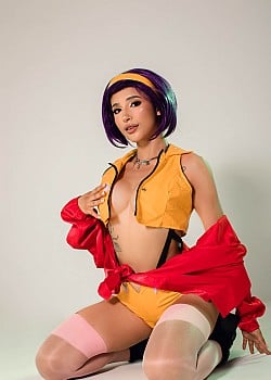 Lucy Alien image 3 of 4