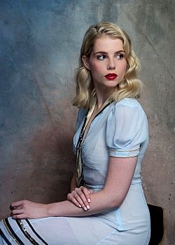 Lucy Boynton image 2 of 4