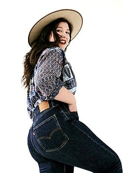Lucy Dacus image 2 of 2