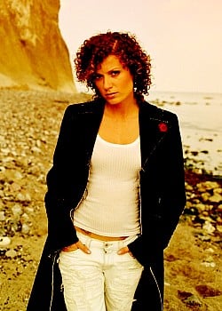 Lucy Diakovska image 3 of 4