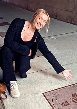 Lucy J Robyn image 2 of 4