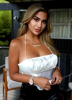 Luhanna Mostajo image 3 of 4