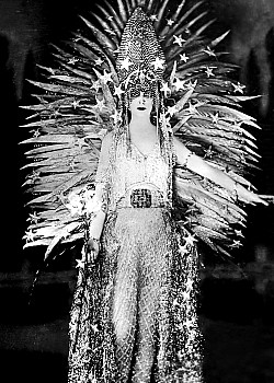 Luisa Casati image 1 of 1