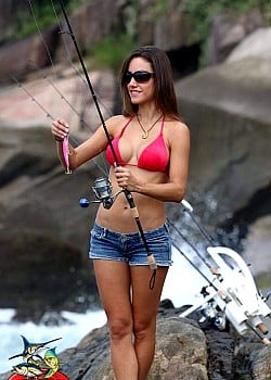 Luiza Barros image 3 of 3