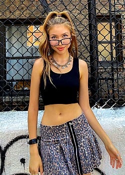 Lulu Lambros image 3 of 3