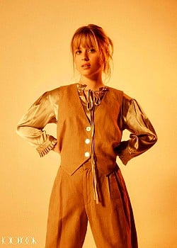 Lulu Wilson image 3 of 3