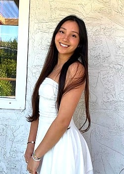Luna Hainsworth image 1 of 2
