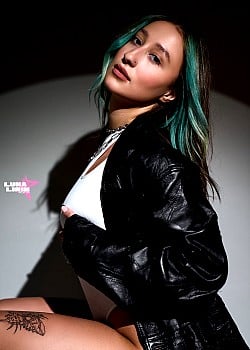 Luna Lirin image 1 of 2