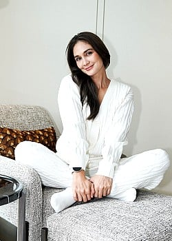 Luna Maya (actress) image 3 of 4