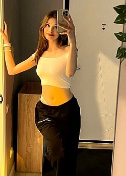 Lushlexi22 image 2 of 2