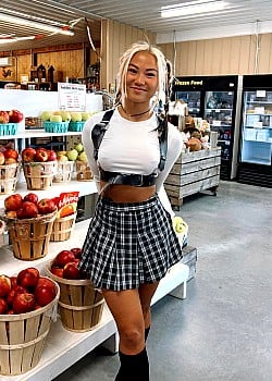 Lyla Nissel image 1 of 2
