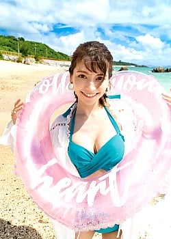 Lynn (Voice Actress) image 3 of 4