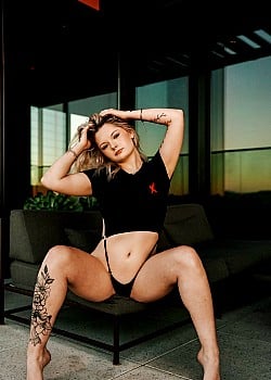 Lys Kiss image 3 of 4