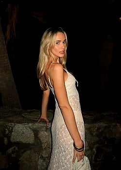 Lyzy Adler image 2 of 3