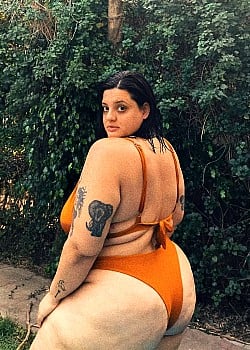 Macarena (Plus Size Model) image 2 of 4