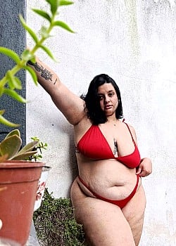 Macarena (Plus Size Model) image 3 of 4