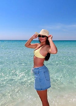 Macey Elizabeth image 2 of 2