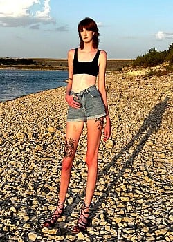 Maci Currin image 3 of 4