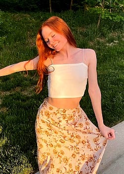 Mackenzie Davis (Dancer) image 3 of 3