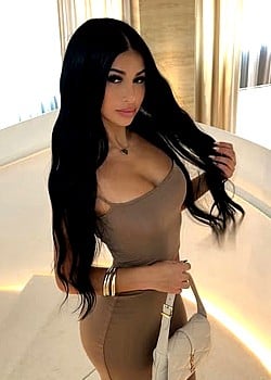 Macy Renee image 2 of 4