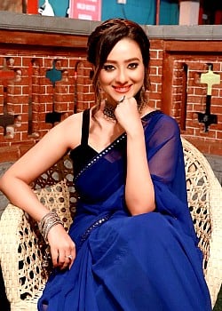 Madalsa Sharma image 2 of 2