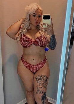 Maddie Noel image 1 of 2