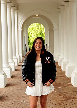 Maddy Grosz image 3 of 3