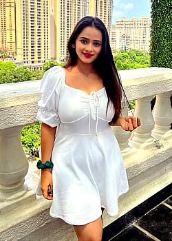 Madhura Joshi image 2 of 4