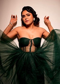 Madhurima Tuli image 2 of 4