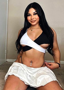 Madian Molina image 4 of 4