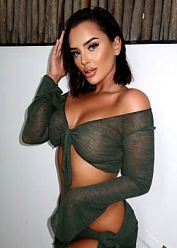 Madison Hainsworth image 4 of 4