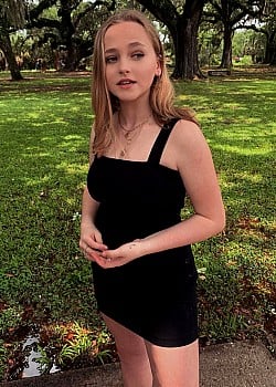 Madison Wolfe image 4 of 4