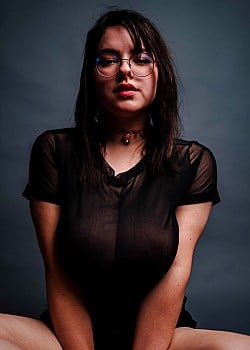 Maduu ASMR image 2 of 2