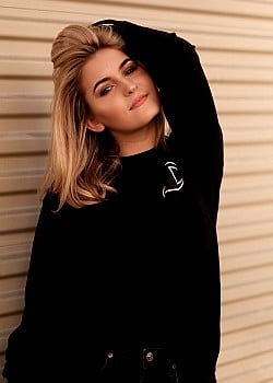 Magdalena Barnett image 3 of 3