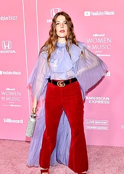 Maggie Rogers image 2 of 4