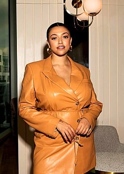 Mahalia (Singer) image 4 of 4