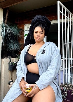 Mahalia Handley image 3 of 3