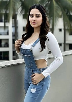 Maheen Butt image 1 of 4