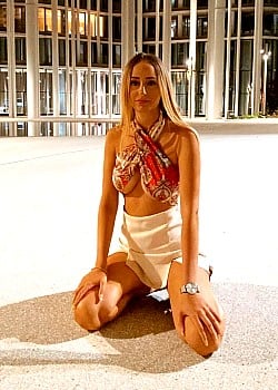 Mahie Xb image 1 of 4