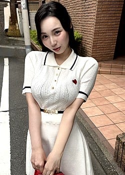 Maho Fujiwara image 1 of 2