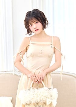 Mahoko Seno image 1 of 4