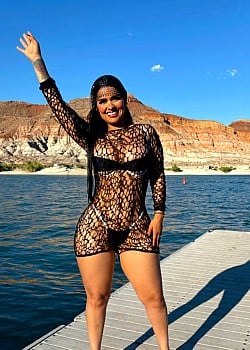 Maily Colmenarez image 3 of 4