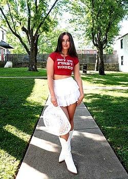 Makayla McQuoid image 3 of 4
