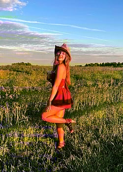 Makayla McQuoid image 4 of 4